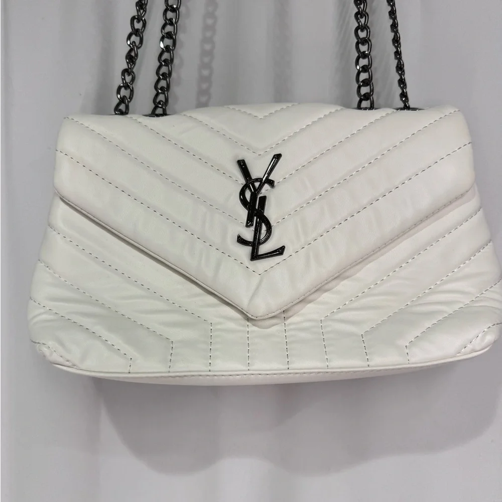 Yves Saint Laurent Loulou White Quilted Shoulder Bag - Picture 2 of 11